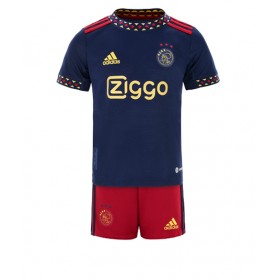 Baby Fußballbekleidung Ajax Auswärtstrikot 2022-23 Kurzarm (+ kurze hosen)